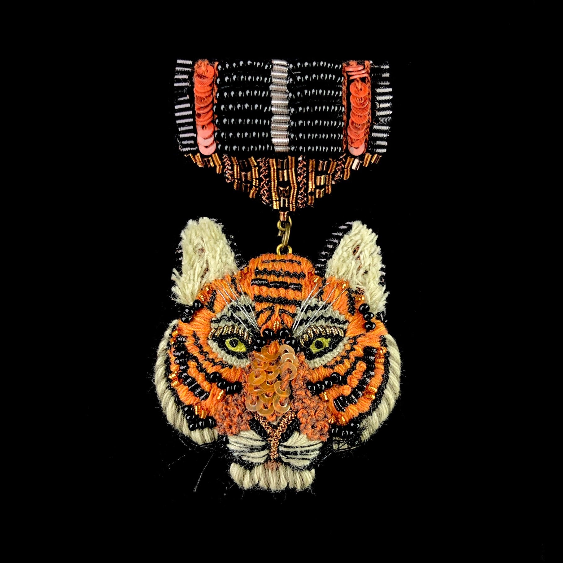 Medal of Honor Tiger Brooch Pin