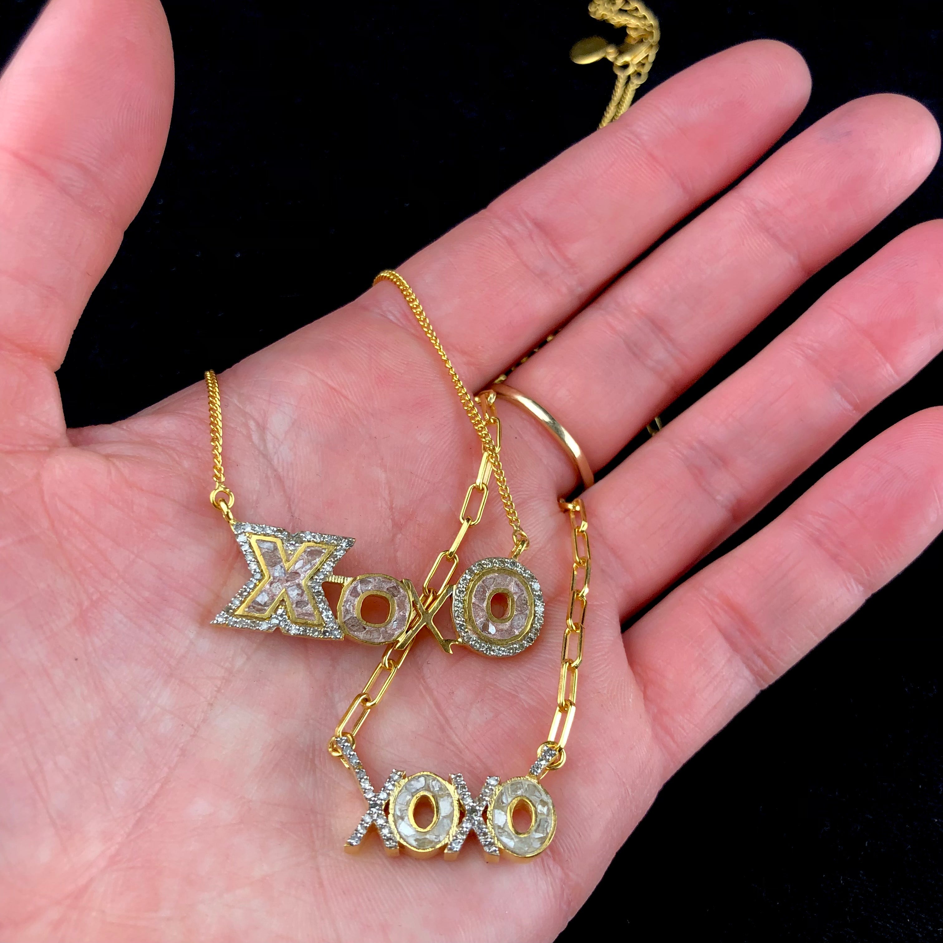 XO Necklace Solid Gold | Hope & Celebrate